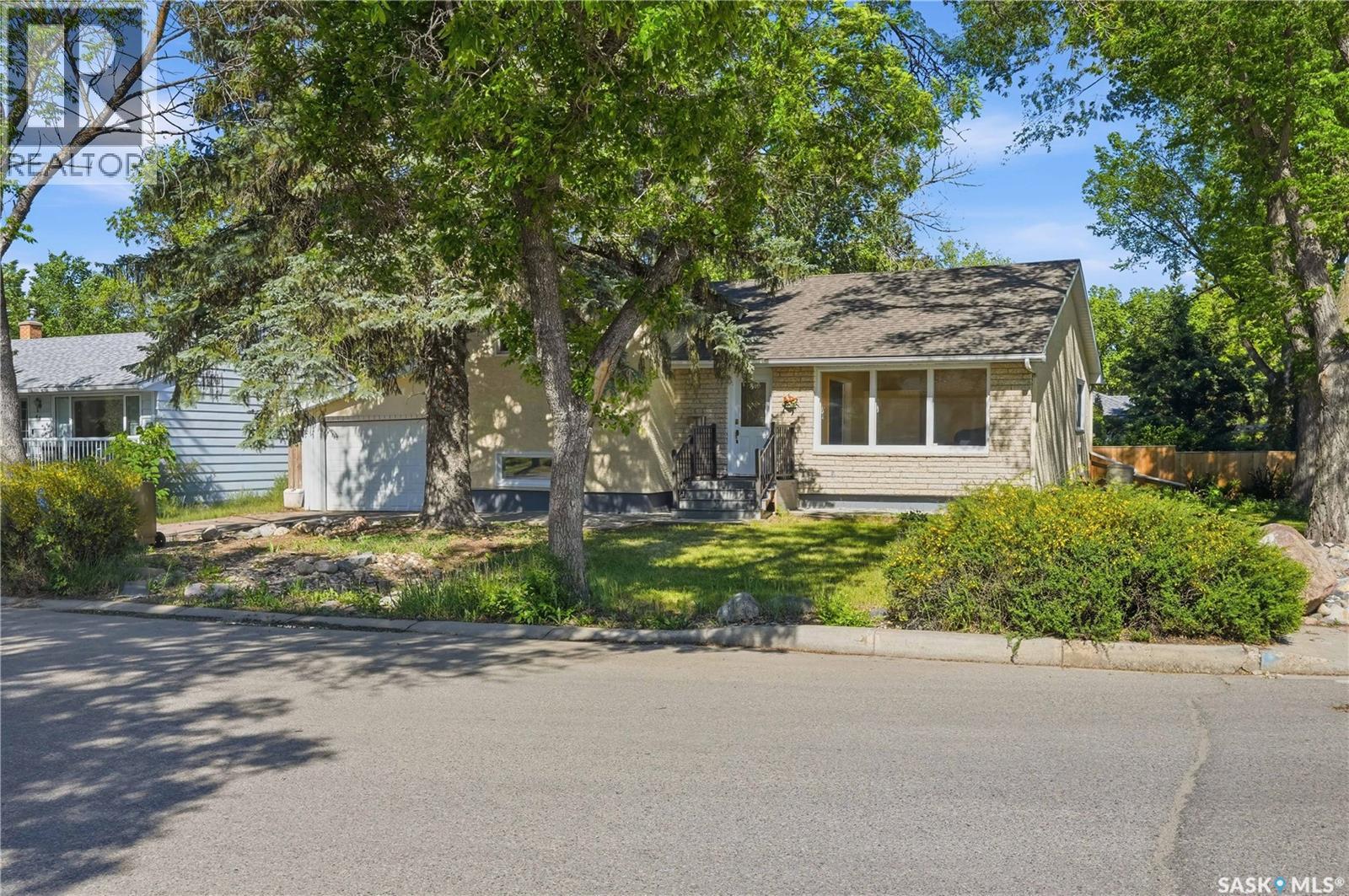 49 Scott Street, Regina, Saskatchewan  S4S 4A1 - Photo 3 - SK038939