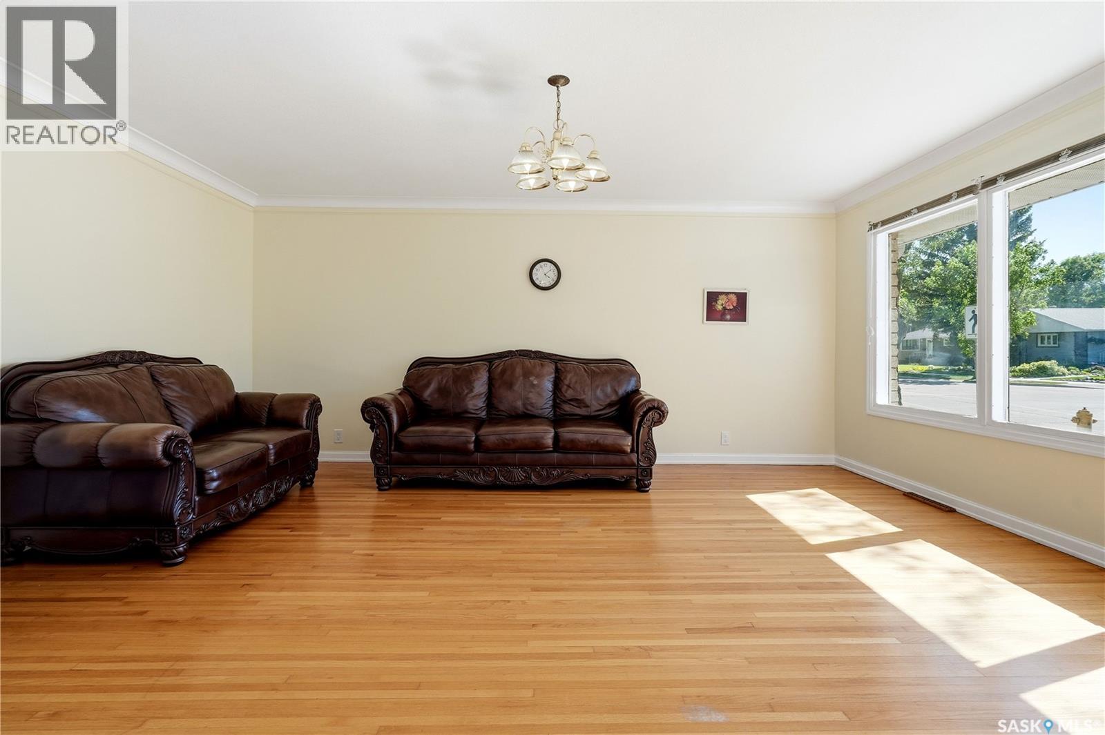 49 Scott Street, Regina, Saskatchewan  S4S 4A1 - Photo 7 - SK038939