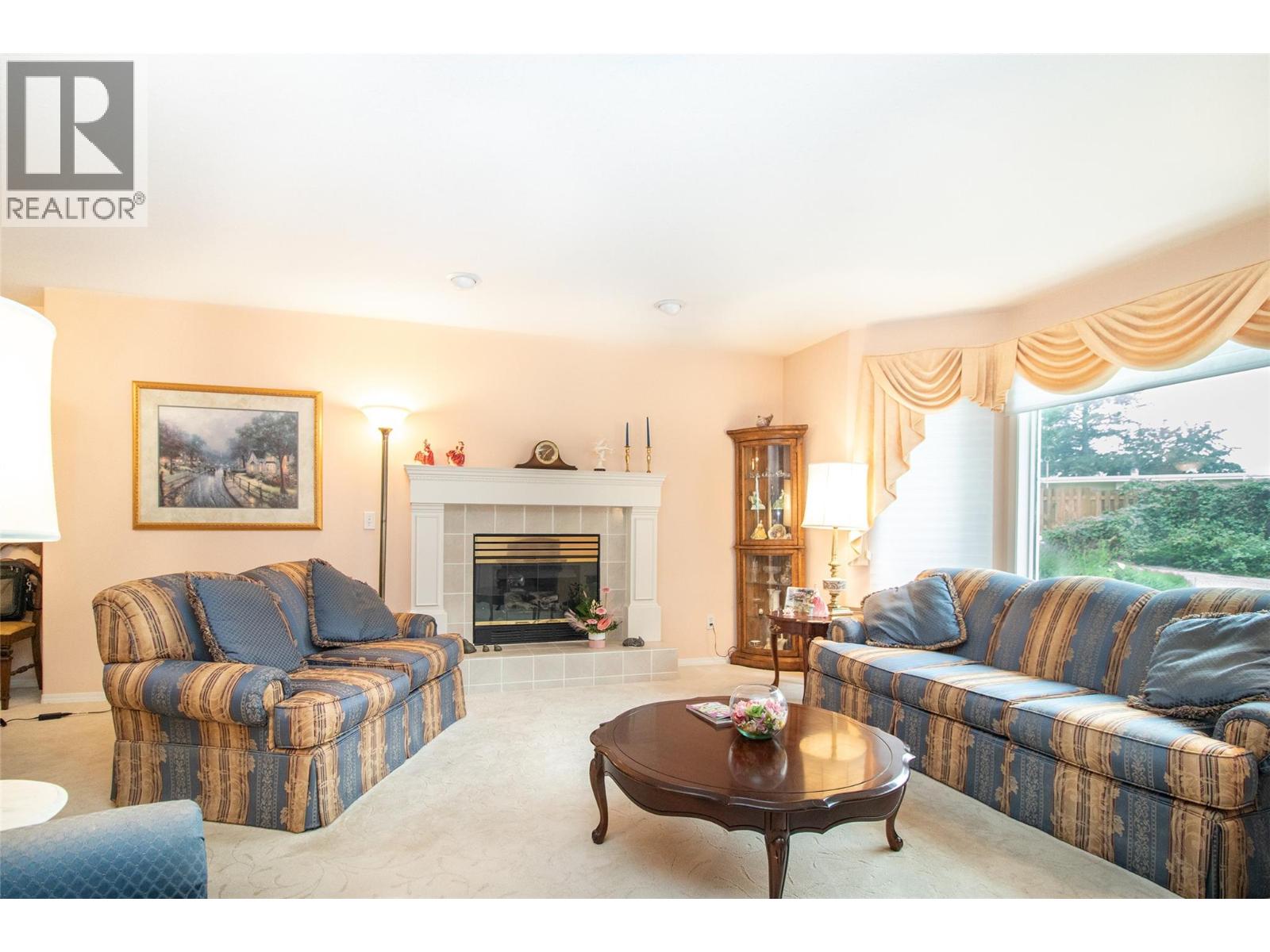 1152 Koby Court, Kelowna, British Columbia  V1Y 9J9 - Photo 3 - 10397436