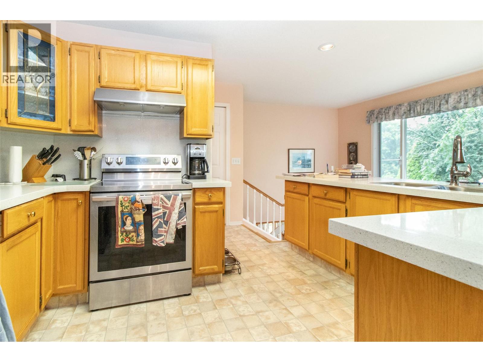 1152 Koby Court, Kelowna, British Columbia  V1Y 9J9 - Photo 7 - 10397436