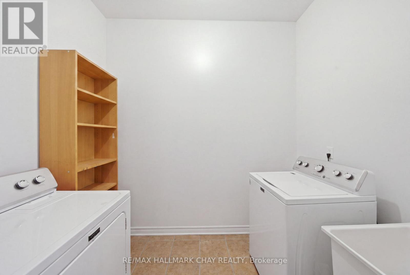 121 Prince William Way, Barrie (Innis-Shore), Ontario  L4M 7H6 - Photo 7 - S13662568