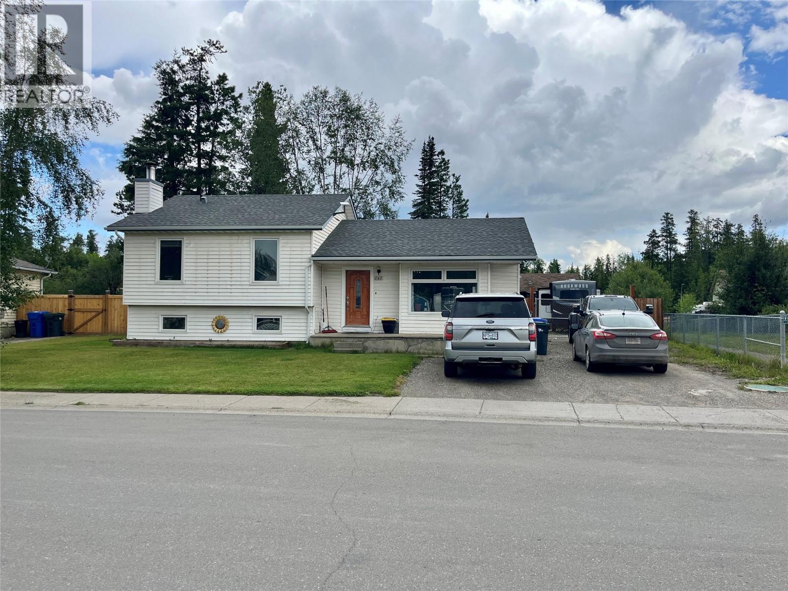 143 Bergeron Drive, Tumbler Ridge, British Columbia  V0C 2W0 - Photo 2 - 10397467