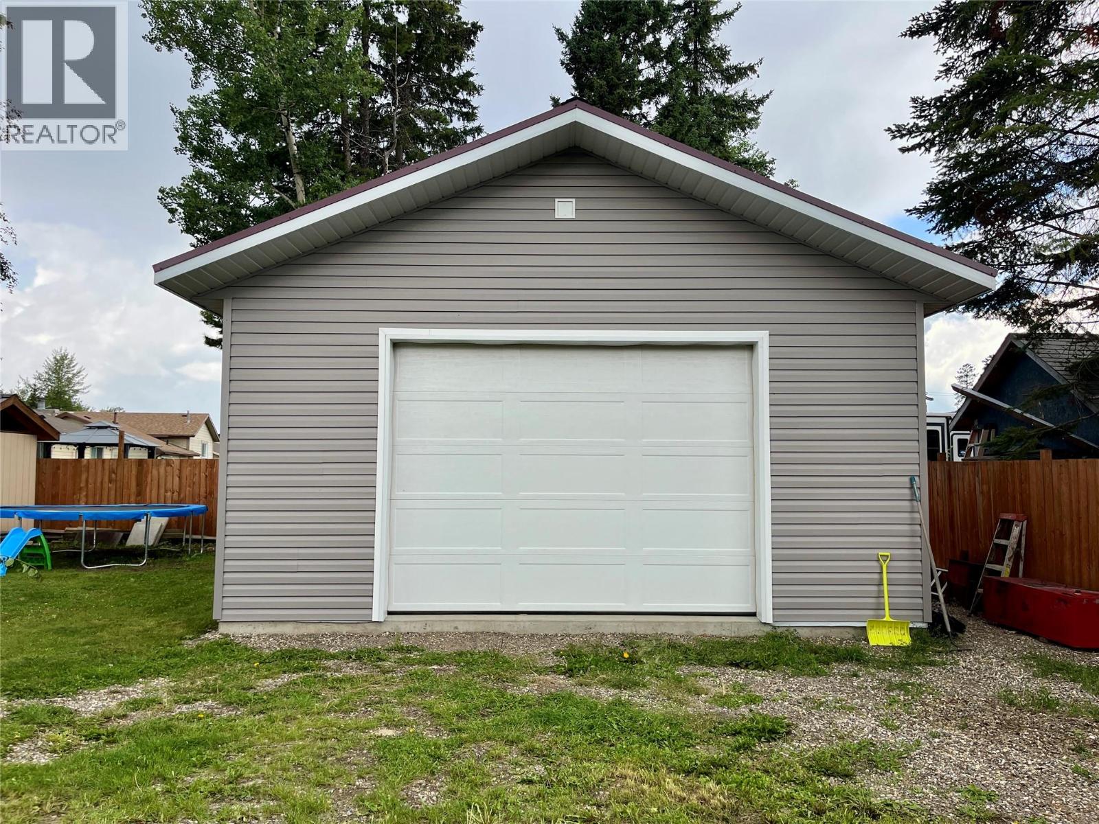 143 Bergeron Drive, Tumbler Ridge, British Columbia  V0C 2W0 - Photo 5 - 10397467