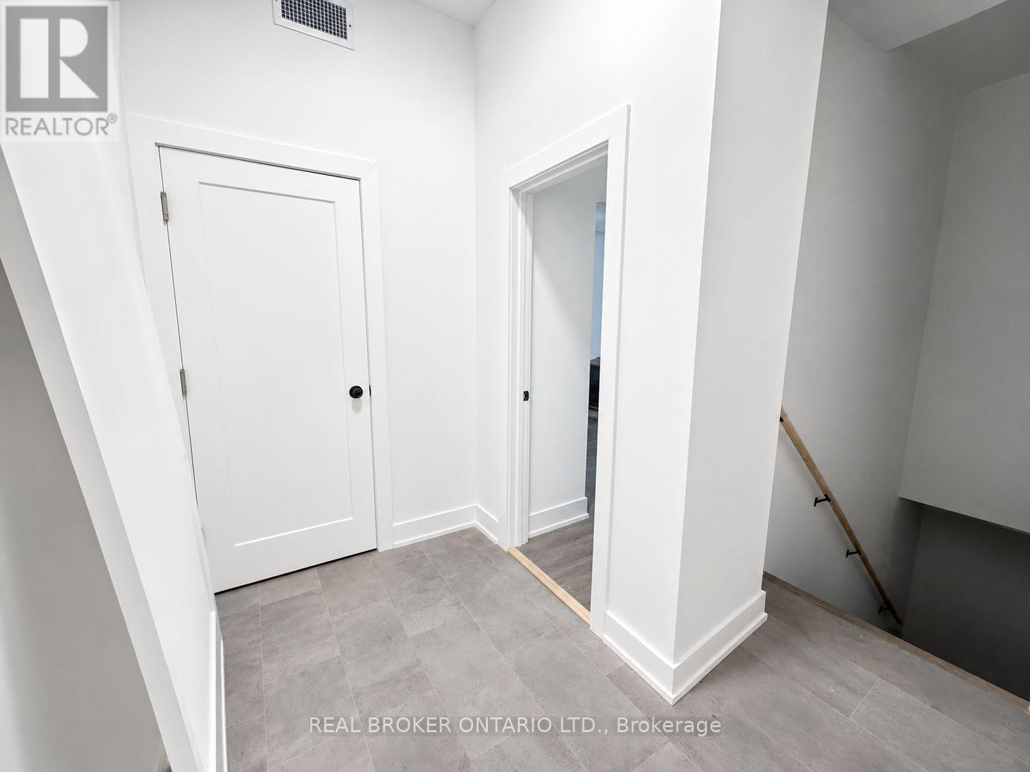 1127 Main Street E, Hamilton, Ontario L8M 1P2 - Photo 4 - X13662532