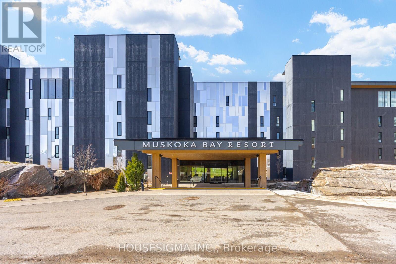 313 - 120 CARRICK TRAIL, Gravenhurst, Ontario