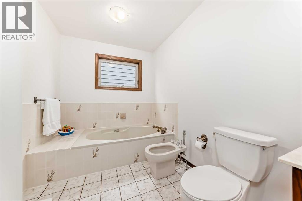 71 Edenwold Place NW, Calgary, Alberta  T3A 3T8 - Photo 34 - A2310734