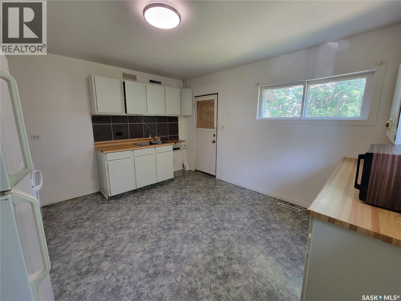 273 1st Avenue W, Unity, Saskatchewan  S0K 4L0 - Photo 3 - SK045247