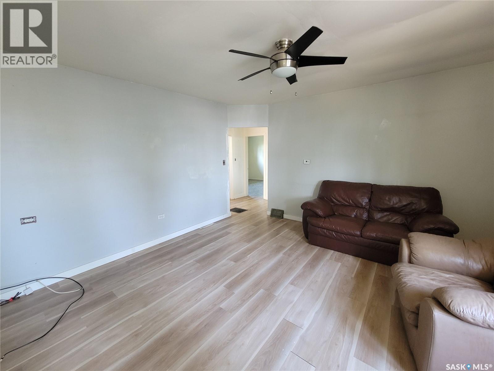 273 1st Avenue W, Unity, Saskatchewan  S0K 4L0 - Photo 7 - SK045247
