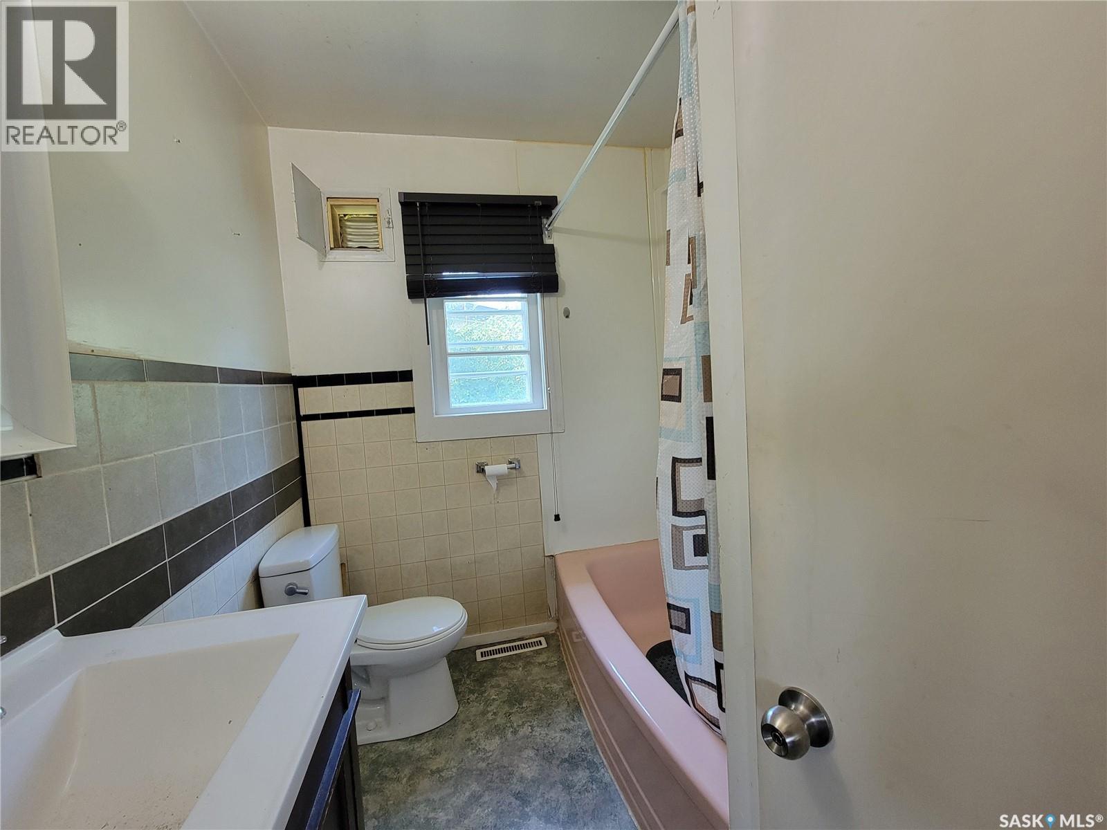 273 1st Avenue W, Unity, Saskatchewan  S0K 4L0 - Photo 9 - SK045247
