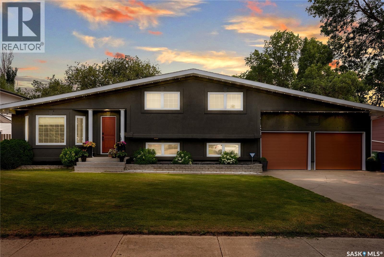 1623 General Crescent, Moose Jaw, Saskatchewan  S6H 6M2 - Photo 2 - SK045245