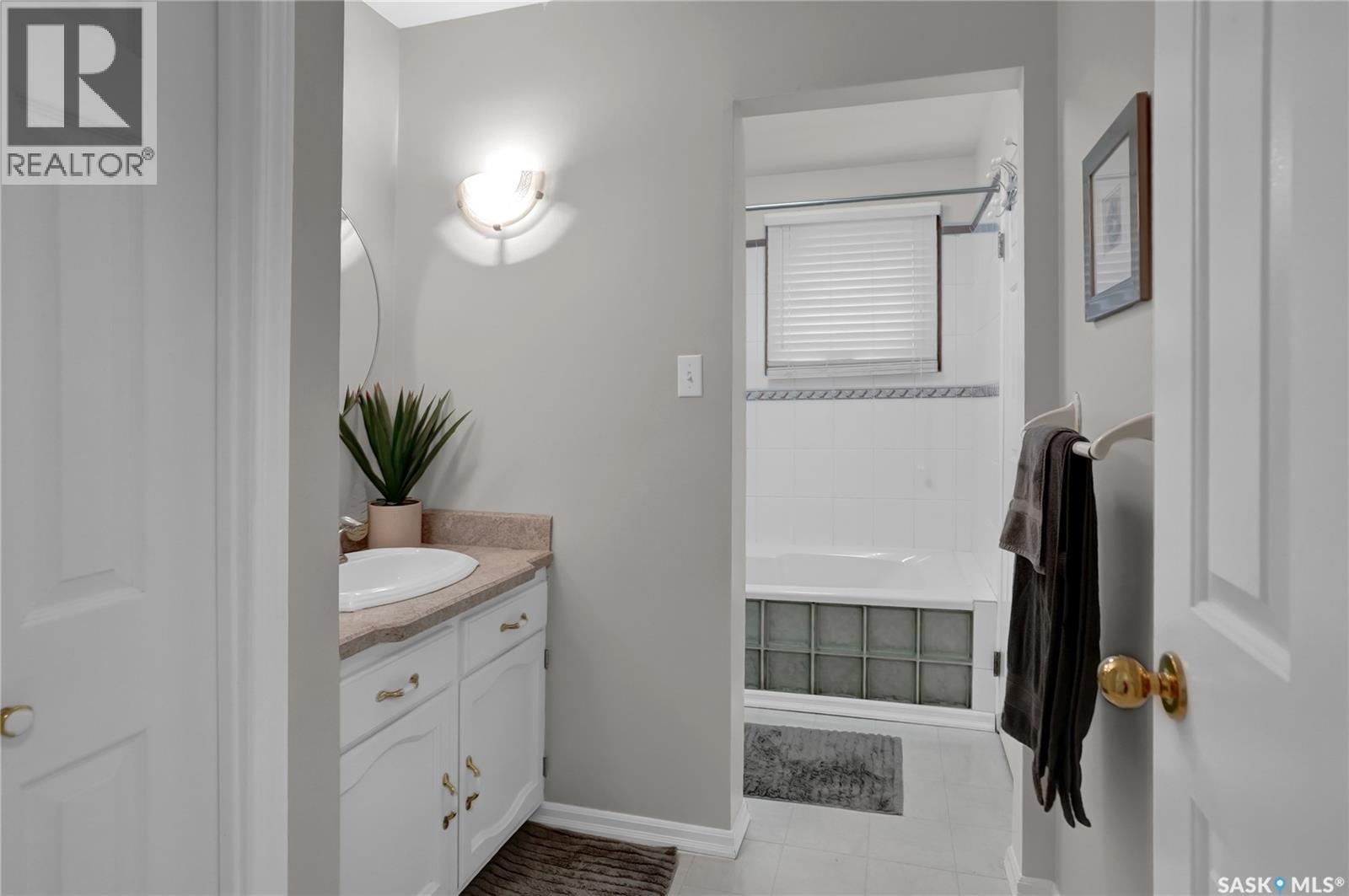 1623 General Crescent, Moose Jaw, Saskatchewan  S6H 6M2 - Photo 30 - SK045245