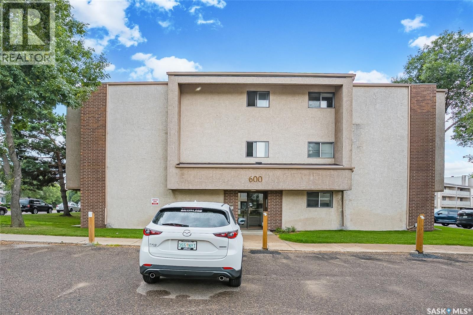 614 310 Stillwater Drive, Saskatoon, Saskatchewan  S7J 4H7 - Photo 2 - SK045202
