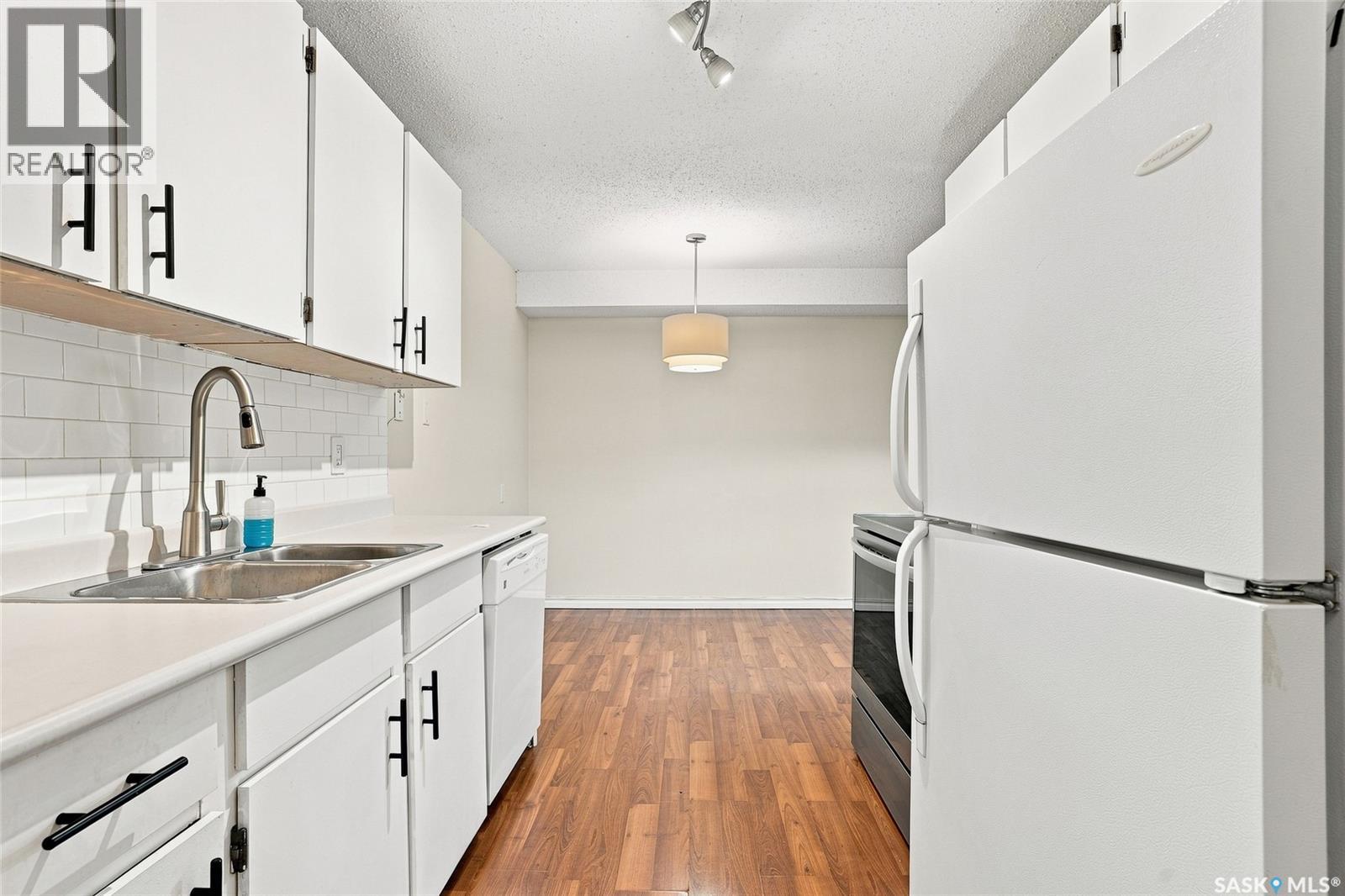 614 310 Stillwater Drive, Saskatoon, Saskatchewan  S7J 4H7 - Photo 4 - SK045202