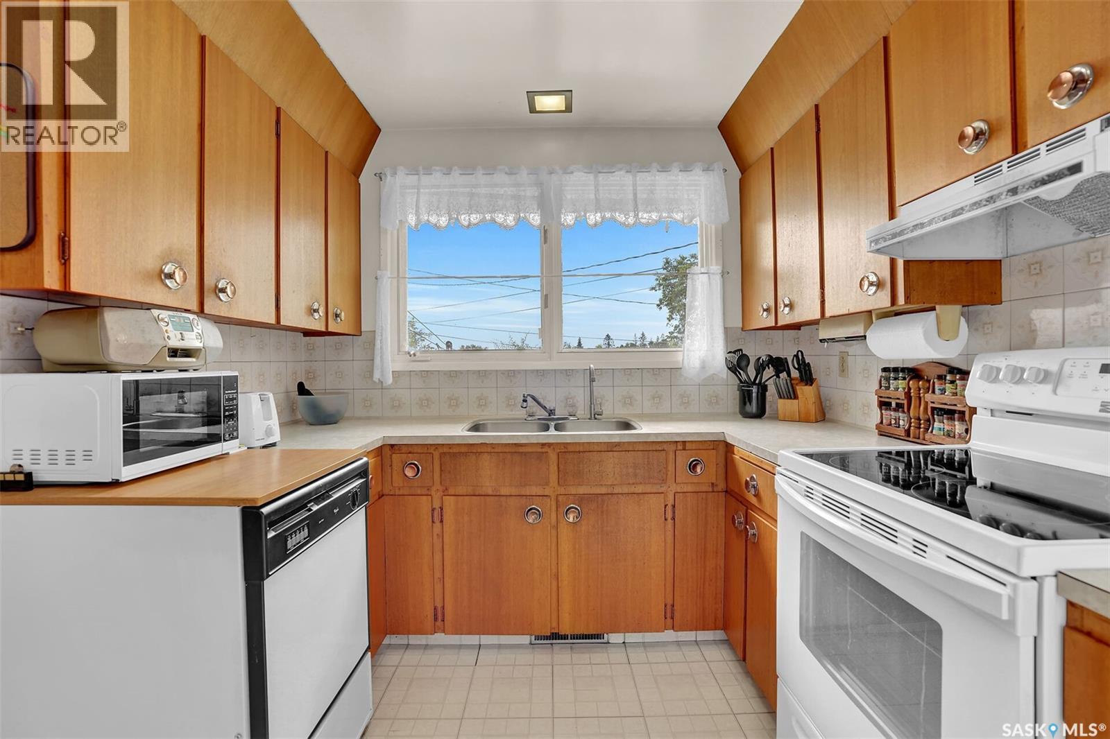 4825 Sherwood Drive, Regina, Saskatchewan  S4R 4B9 - Photo 12 - SK045179