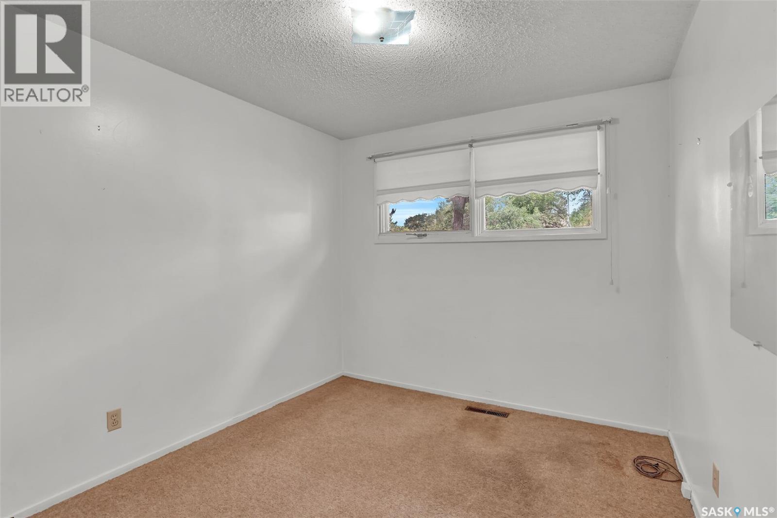 4825 Sherwood Drive, Regina, Saskatchewan  S4R 4B9 - Photo 18 - SK045179