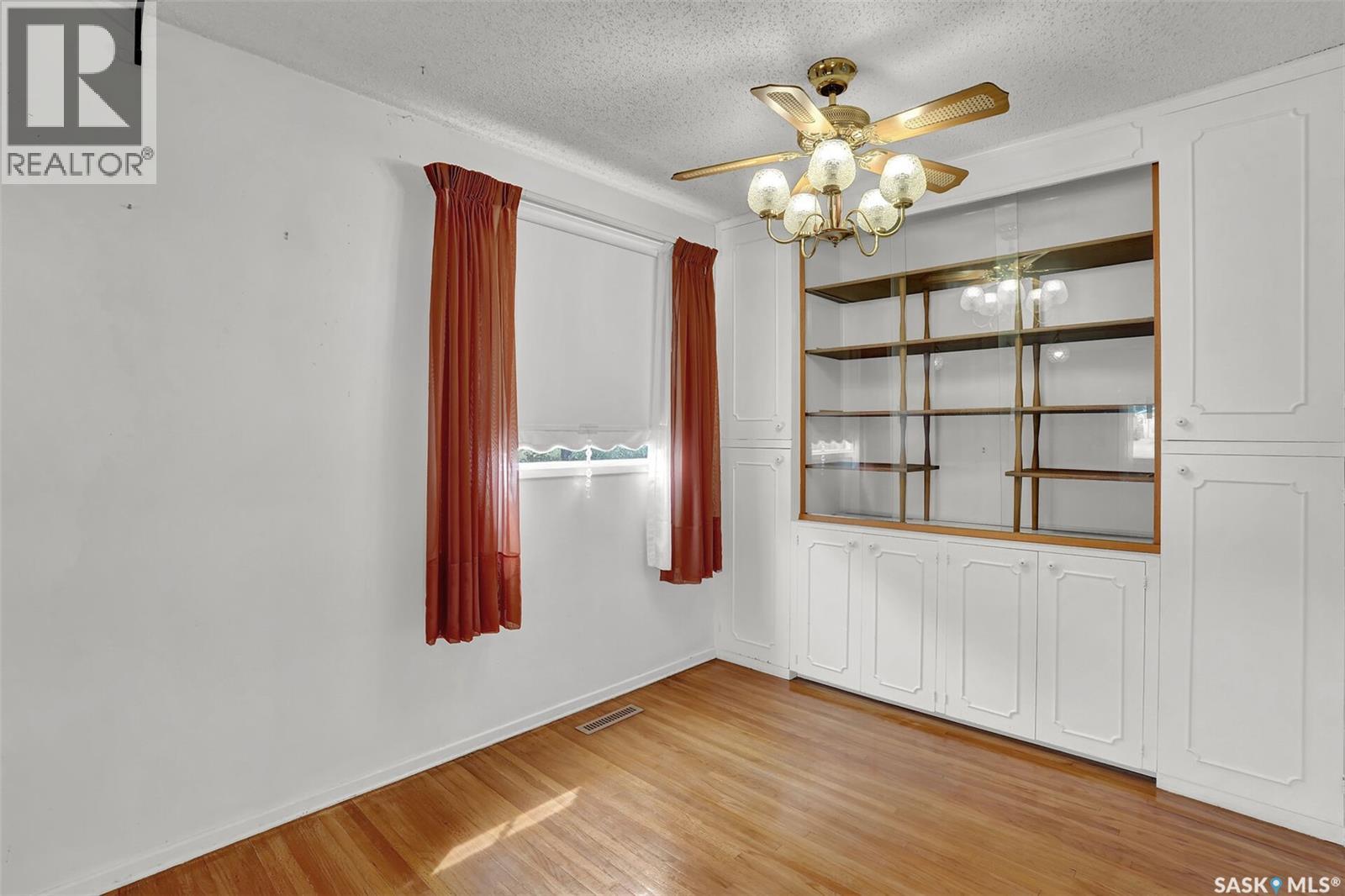 4825 Sherwood Drive, Regina, Saskatchewan  S4R 4B9 - Photo 8 - SK045179