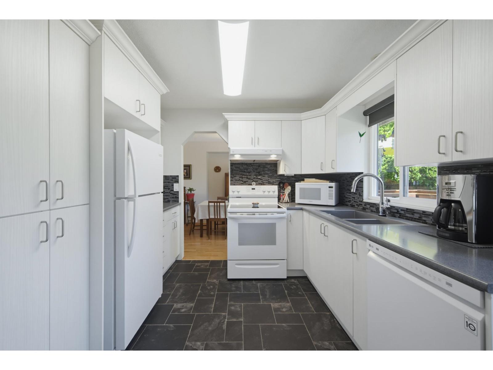 7340 Todd Crescent, Surrey, British Columbia  V3W 7N6 - Photo 13 - R3154625