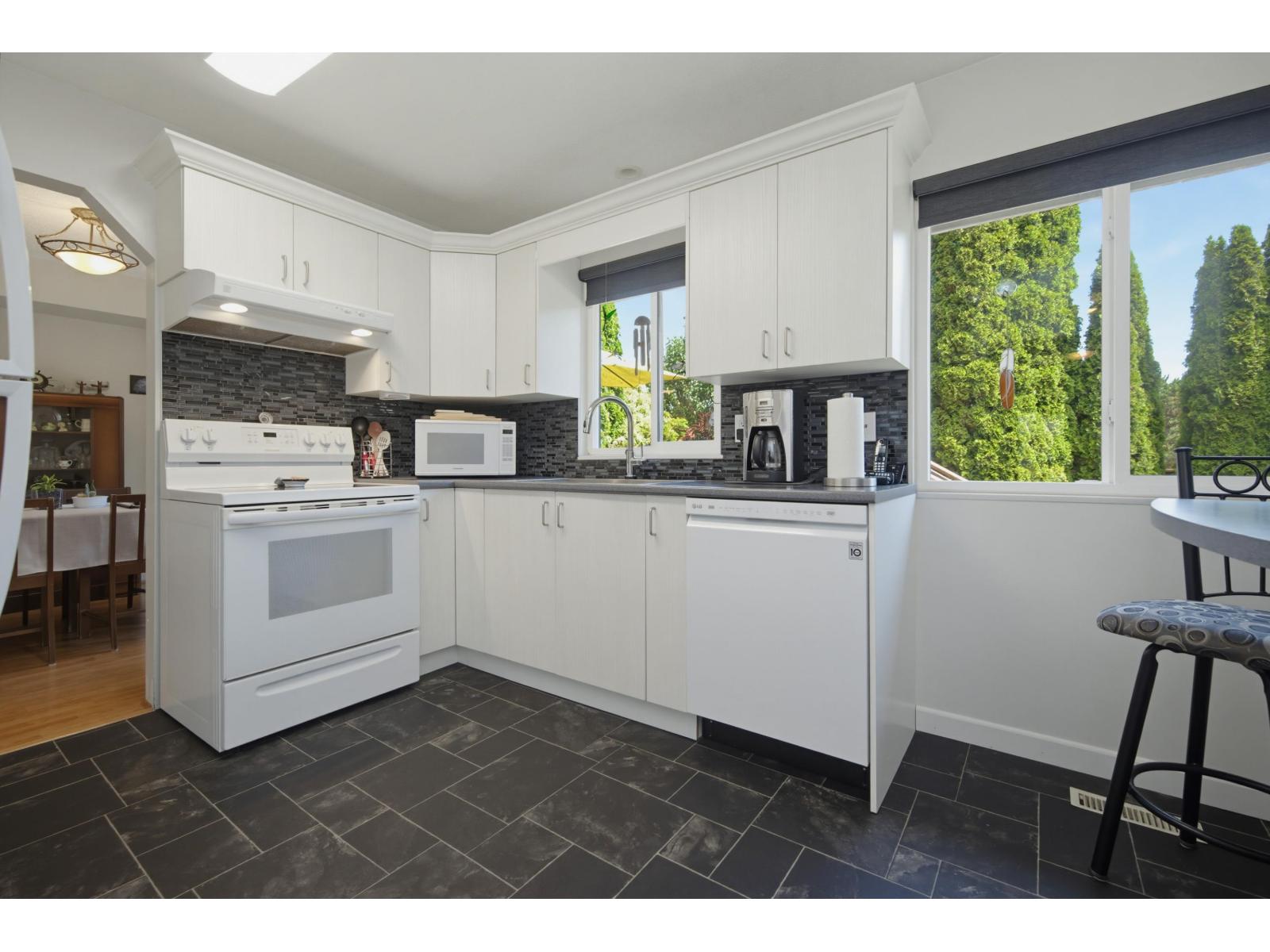 7340 Todd Crescent, Surrey, British Columbia  V3W 7N6 - Photo 12 - R3154625