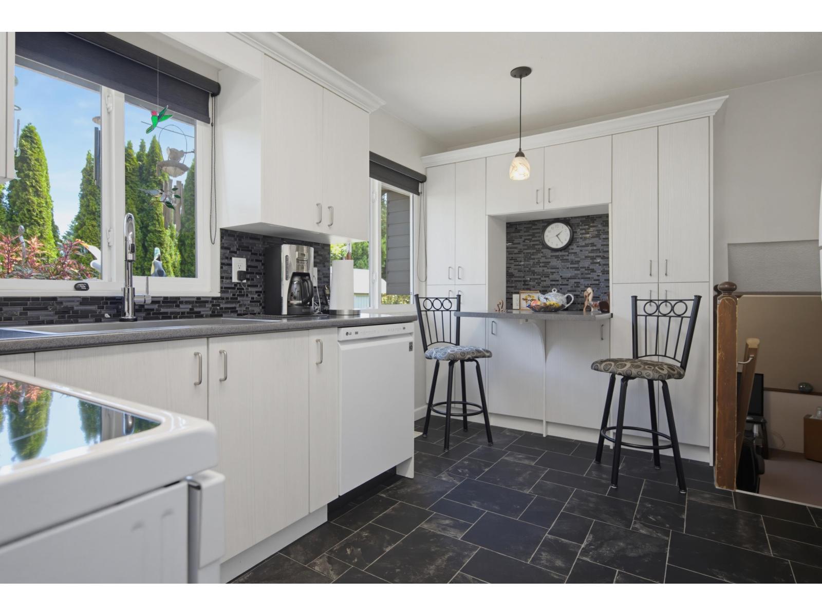 7340 Todd Crescent, Surrey, British Columbia  V3W 7N6 - Photo 10 - R3154625