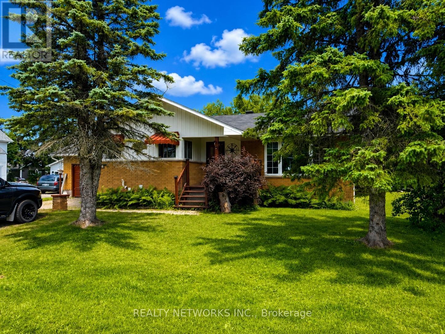 208 Conley Street S, Timmins, Ontario  P0N 1C0 - Photo 2 - T13662694