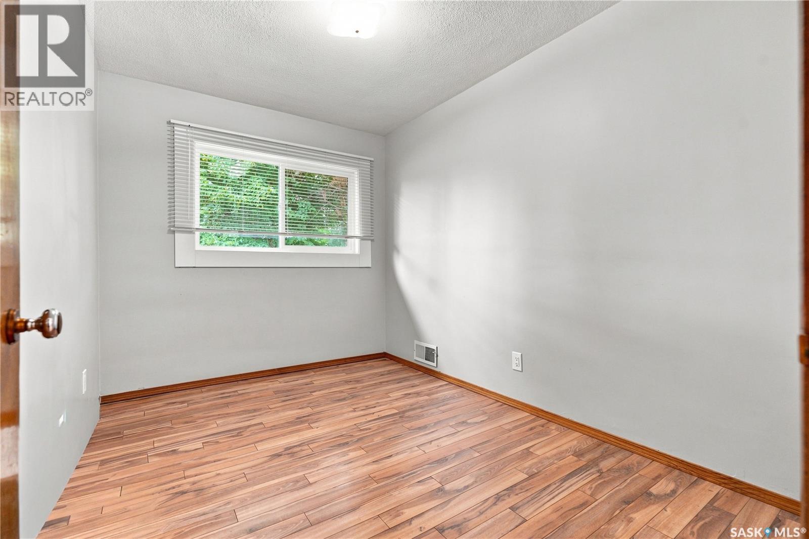 1915 Dufferin Avenue, Saskatoon, Saskatchewan  S7J 1B6 - Photo 17 - SK044930