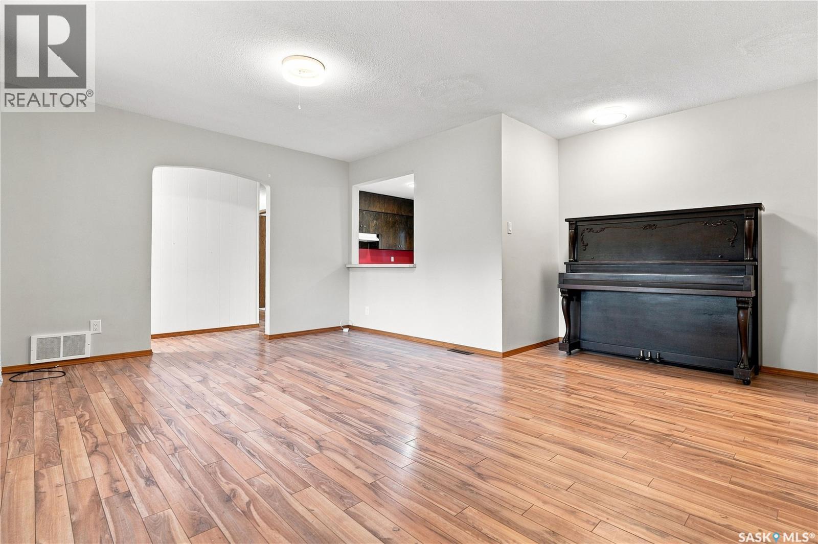 1915 Dufferin Avenue, Saskatoon, Saskatchewan  S7J 1B6 - Photo 6 - SK044930