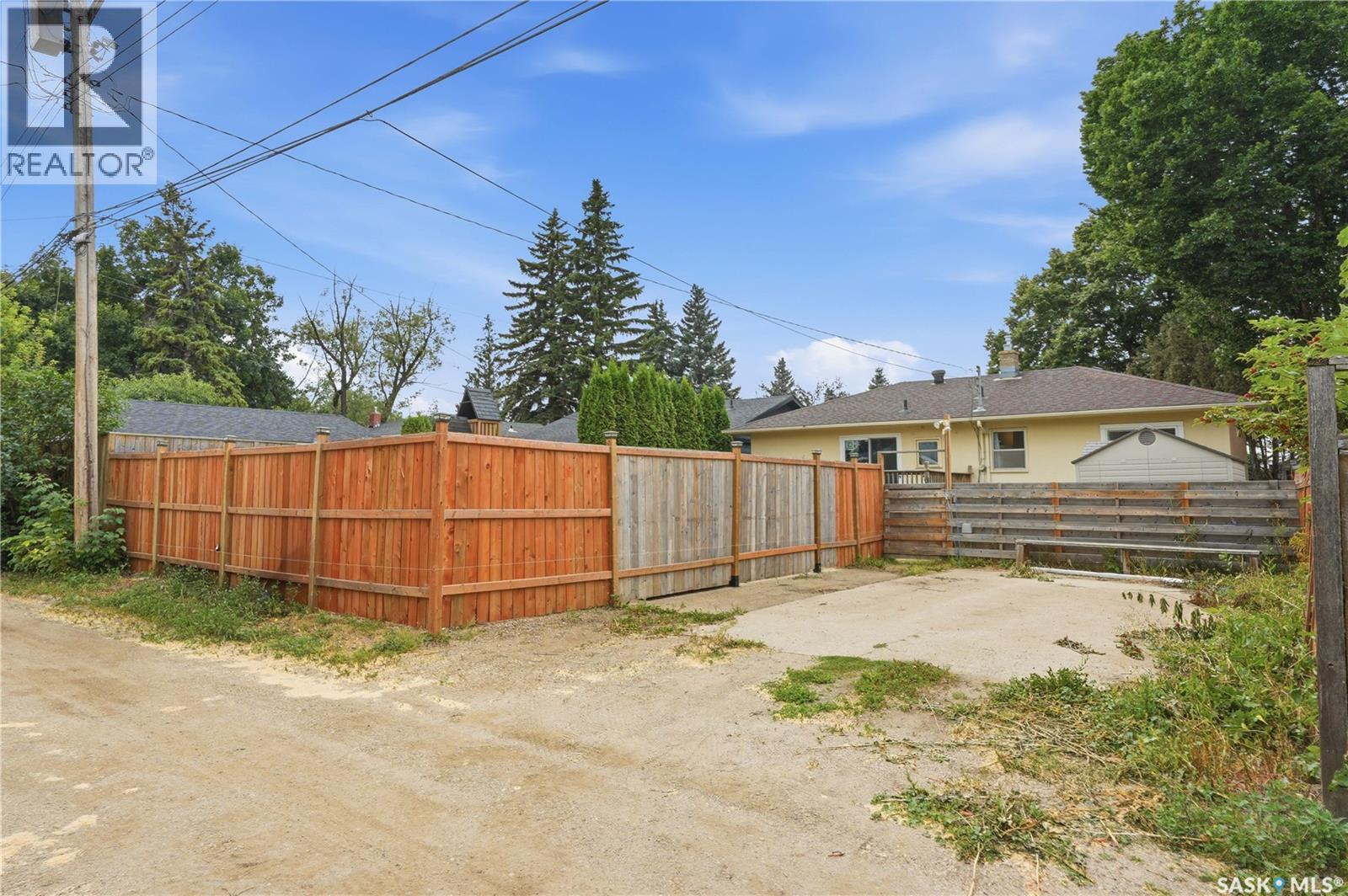 1915 Dufferin Avenue, Saskatoon, Saskatchewan  S7J 1B6 - Photo 50 - SK044930