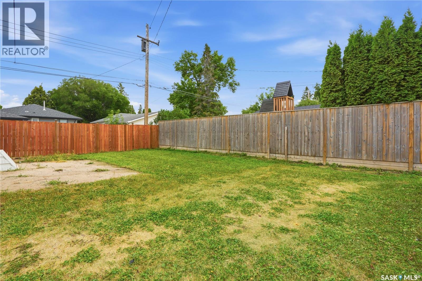 1915 Dufferin Avenue, Saskatoon, Saskatchewan  S7J 1B6 - Photo 47 - SK044930