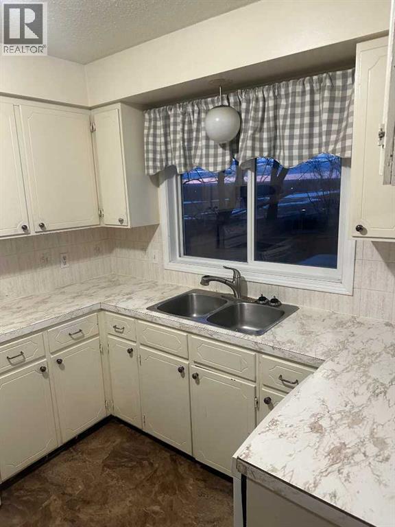 4805 55 Avenue, Valleyview, Alberta  T0H 3N0 - Photo 6 - A2330538