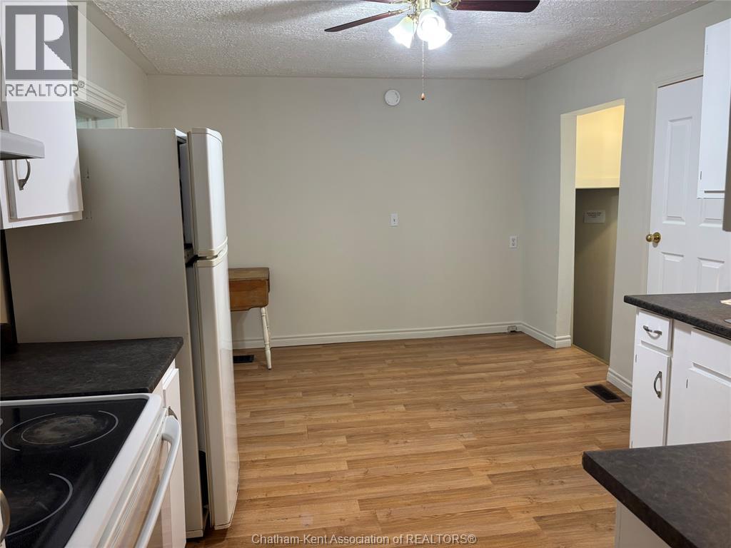 26 Charteris Street, Chatham, Ontario  N7M 3S8 - Photo 4 - 26019514