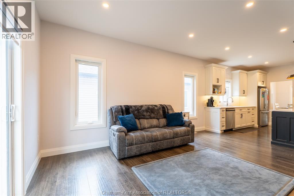 339 Oak Street West, Bothwell, Ontario  N0P 1C0 - Photo 13 - 26019440