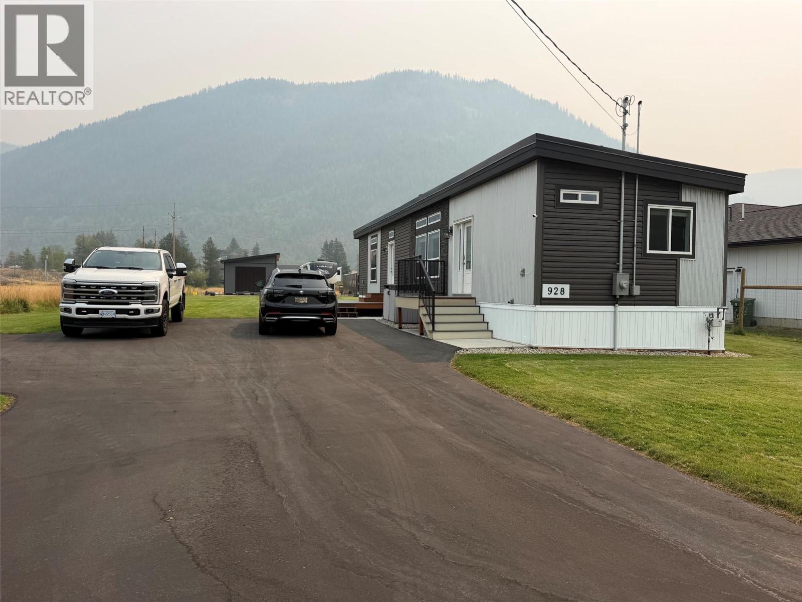 928 Waterloo Crescent, Castlegar, British Columbia  V1N 4M3 - Photo 34 - 10389931