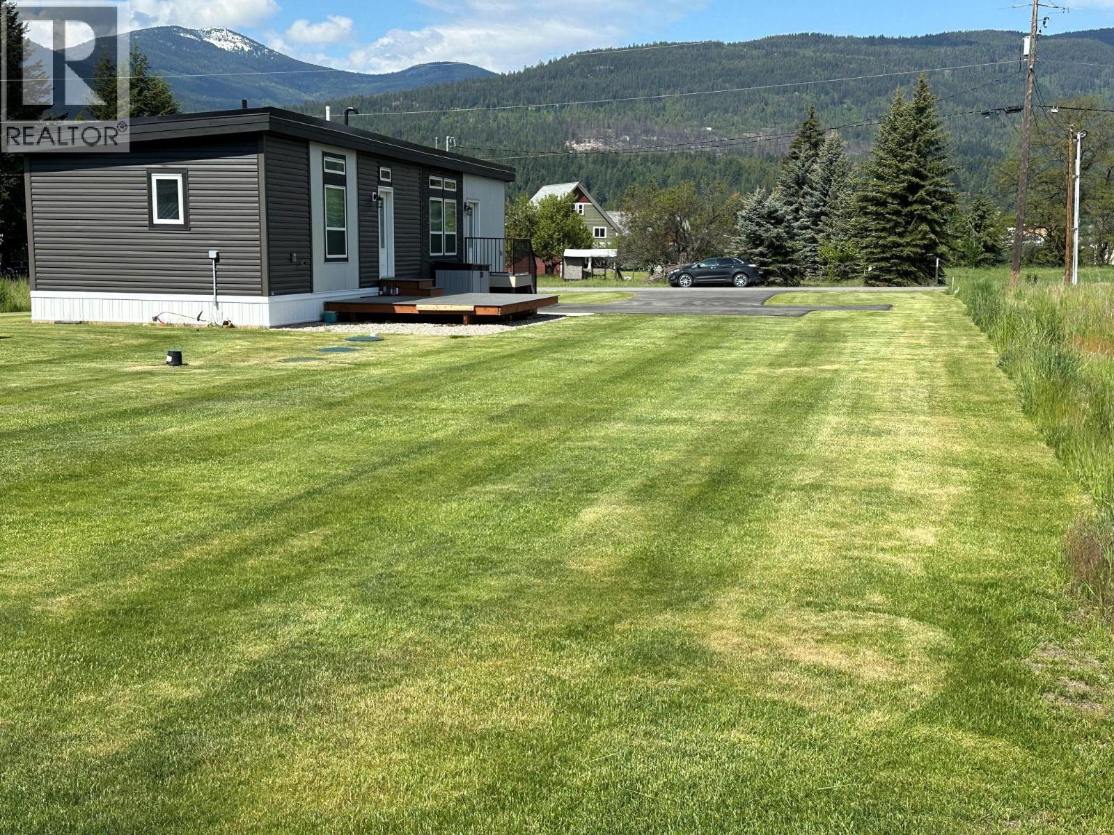 928 Waterloo Crescent, Castlegar, British Columbia  V1N 4M3 - Photo 7 - 10389931