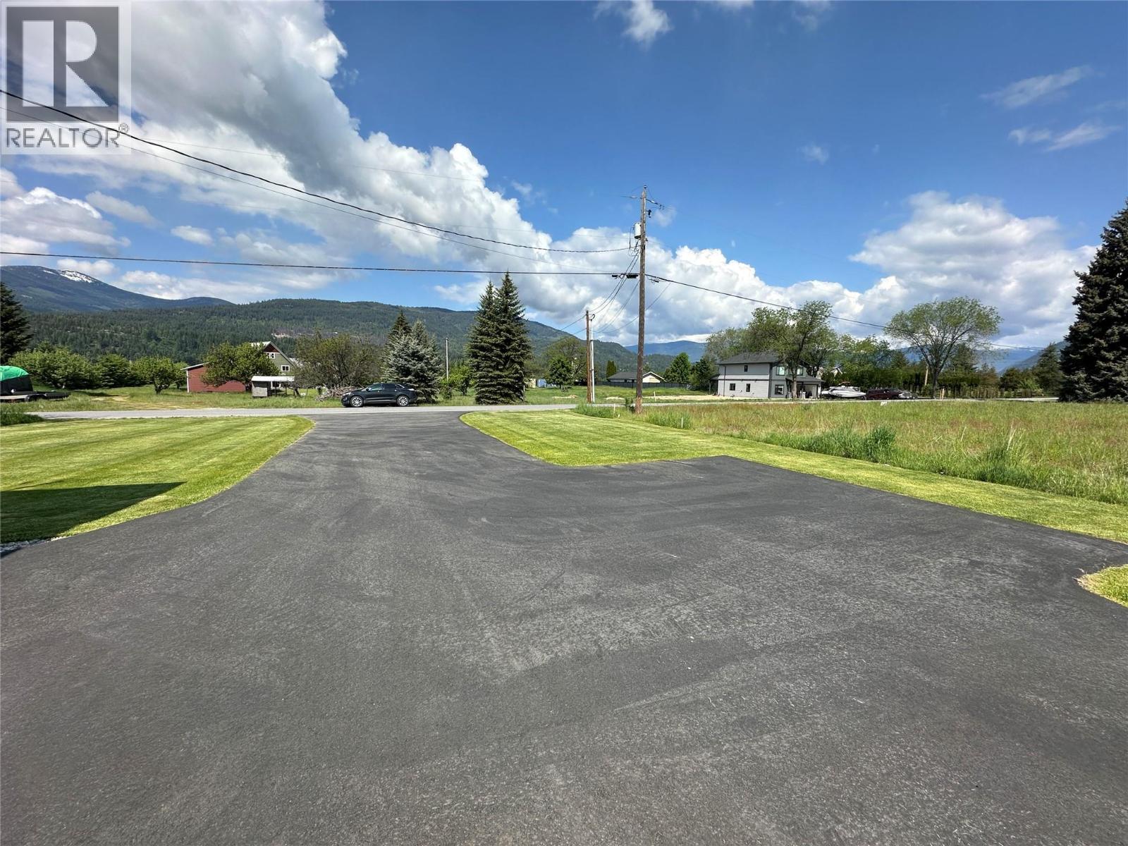 928 Waterloo Crescent, Castlegar, British Columbia  V1N 4M3 - Photo 9 - 10389931