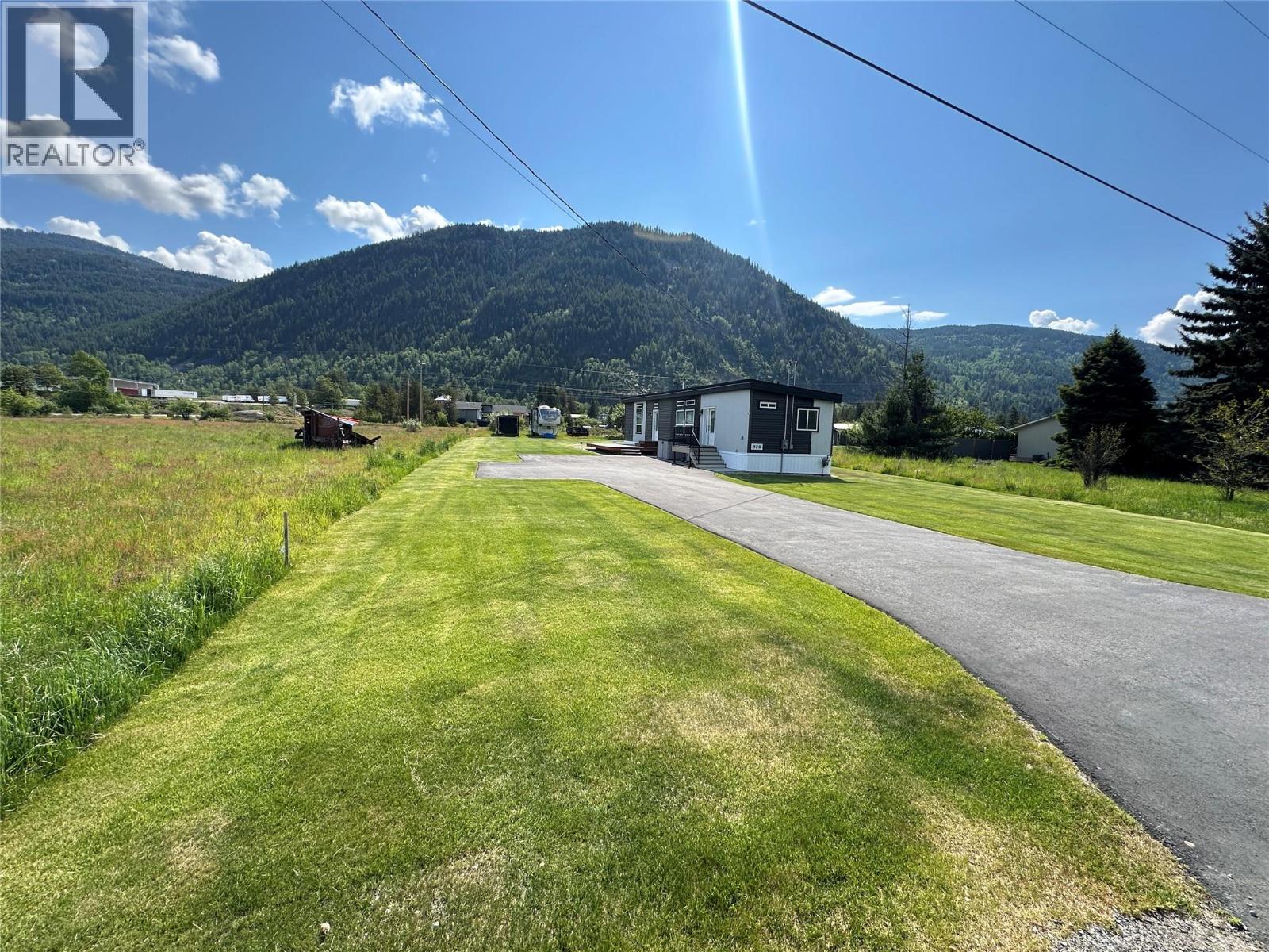 928 Waterloo Crescent, Castlegar, British Columbia  V1N 4M3 - Photo 12 - 10389931