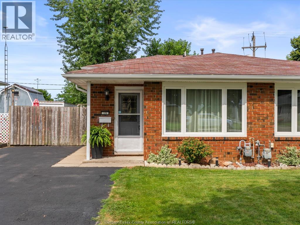 19 Bruce, Leamington, Ontario N8H 4C4 - Photo 1 - 26019509