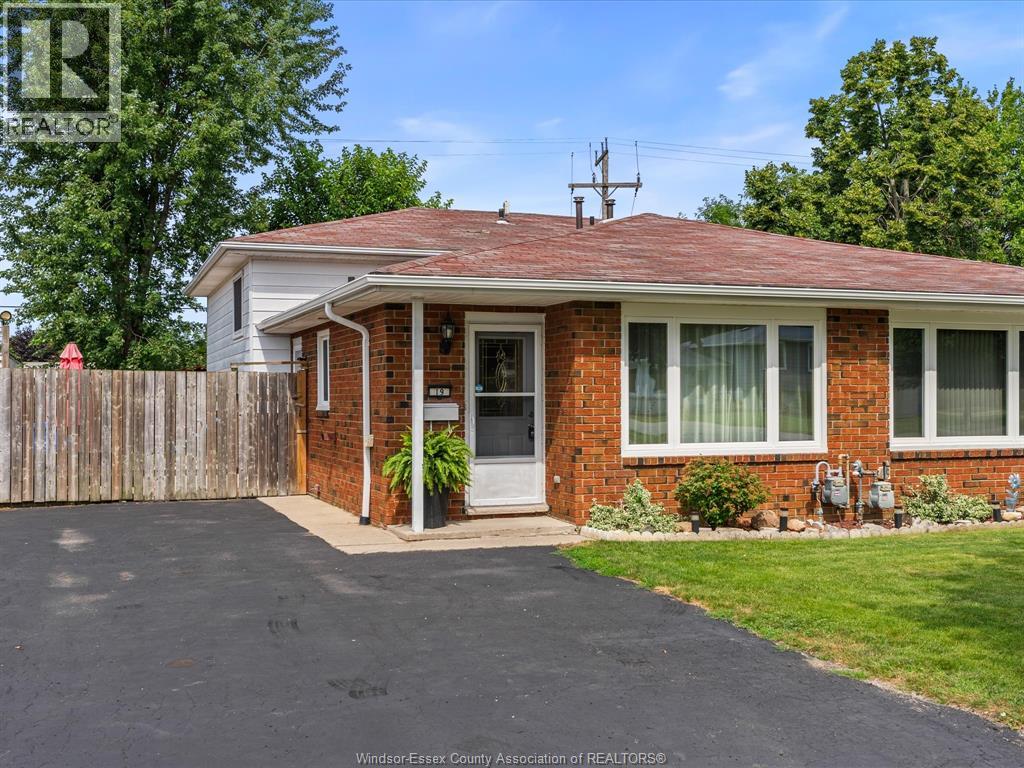 19 Bruce, Leamington, Ontario N8H 4C4 - Photo 2 - 26019509