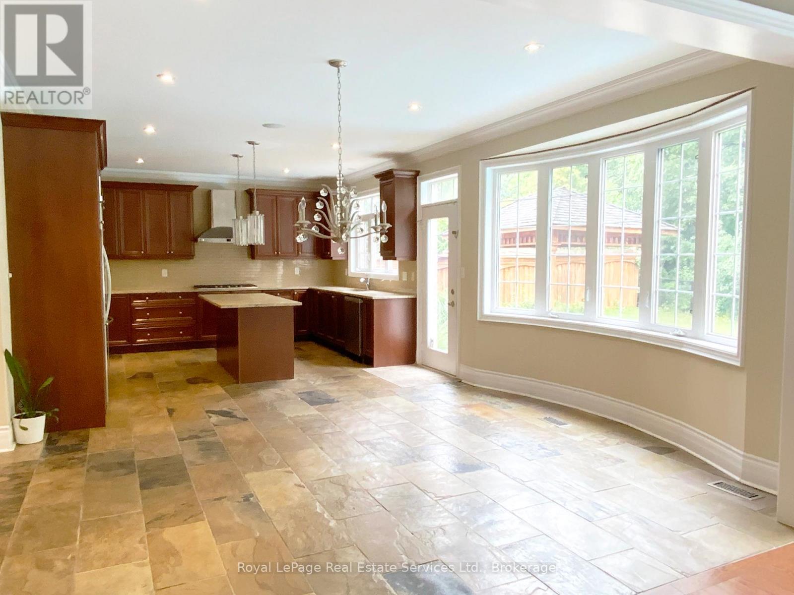 3385 Liptay Avenue, Oakville, Ontario  L6M 0M8 - Photo 14 - W13662826