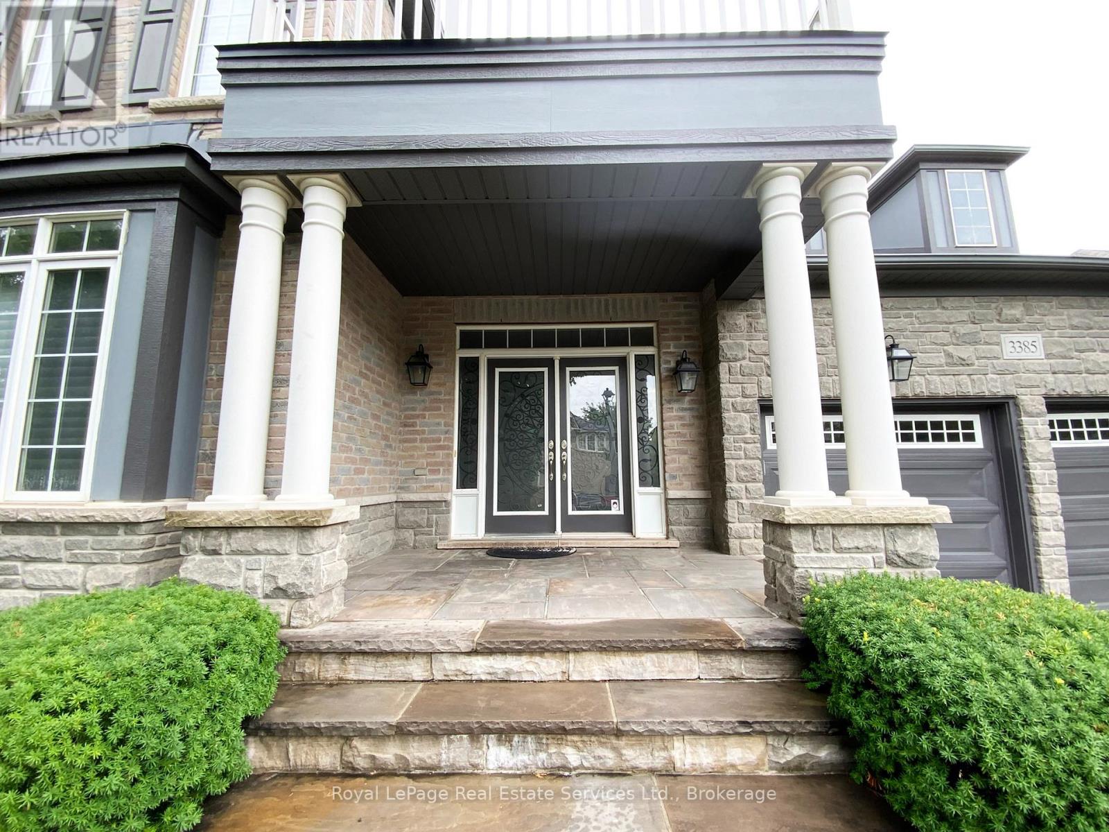 3385 Liptay Avenue, Oakville, Ontario  L6M 0M8 - Photo 2 - W13662826