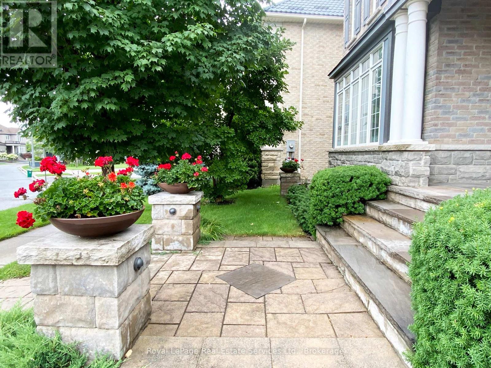 3385 Liptay Avenue, Oakville, Ontario  L6M 0M8 - Photo 3 - W13662826