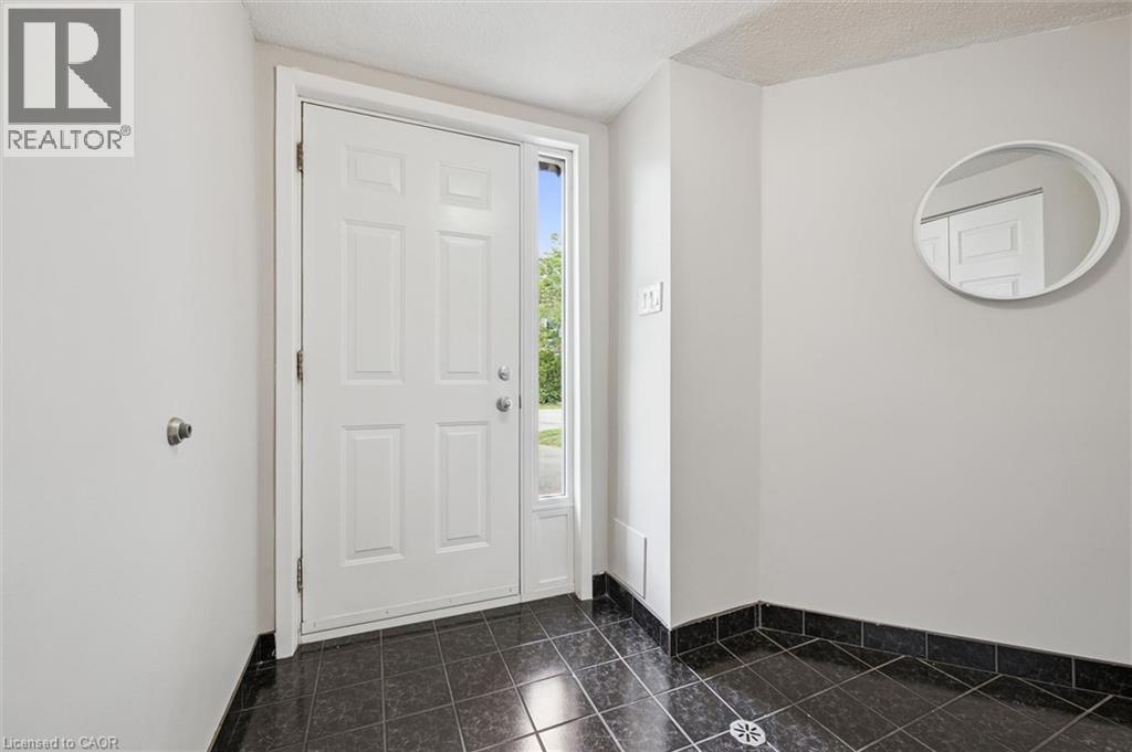 60 Elmsdale Drive Unit# 25, Kitchener, Ontario  N2E 2G4 - Photo 4 - 40854843