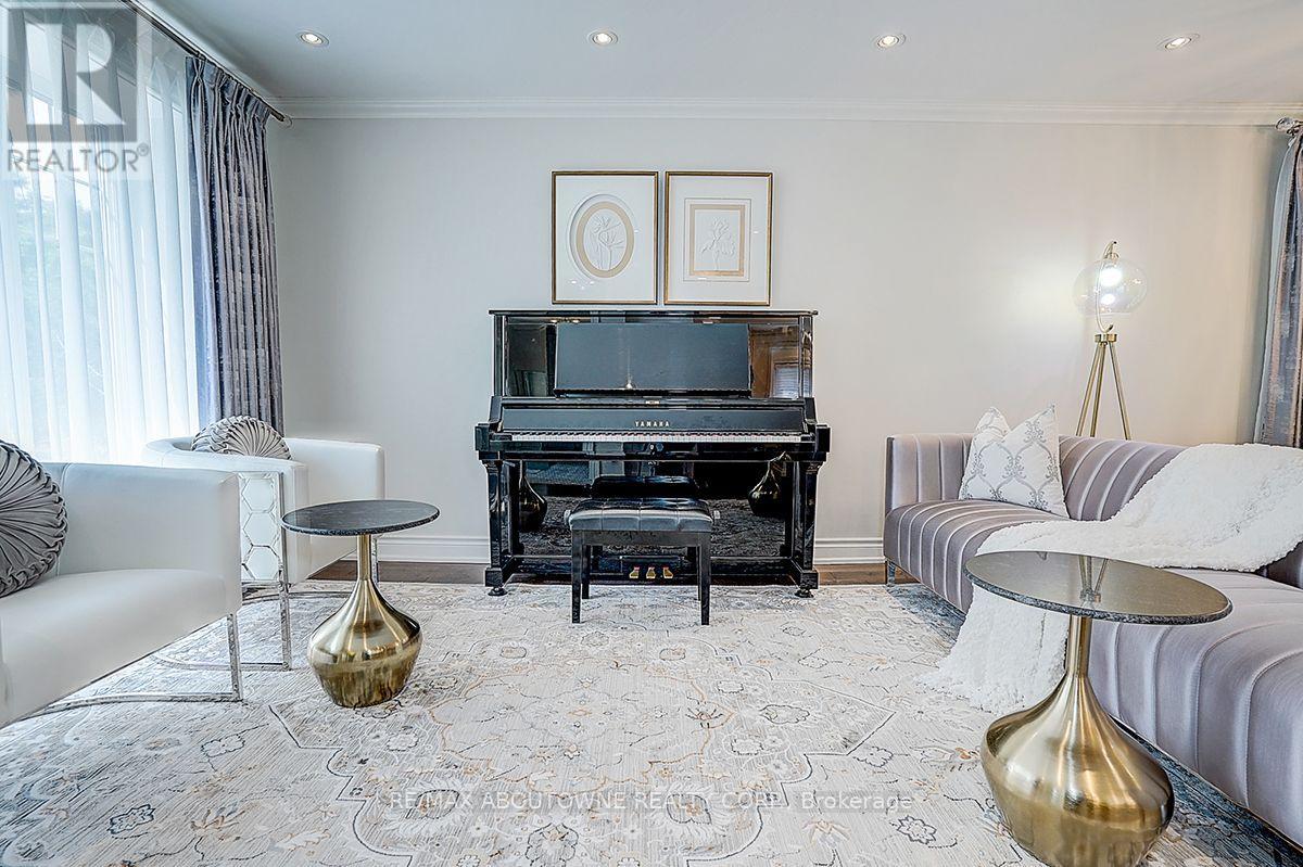 99 Brahms Avenue, Toronto, Ontario M2H 1H5 - Photo 5 - C13662632
