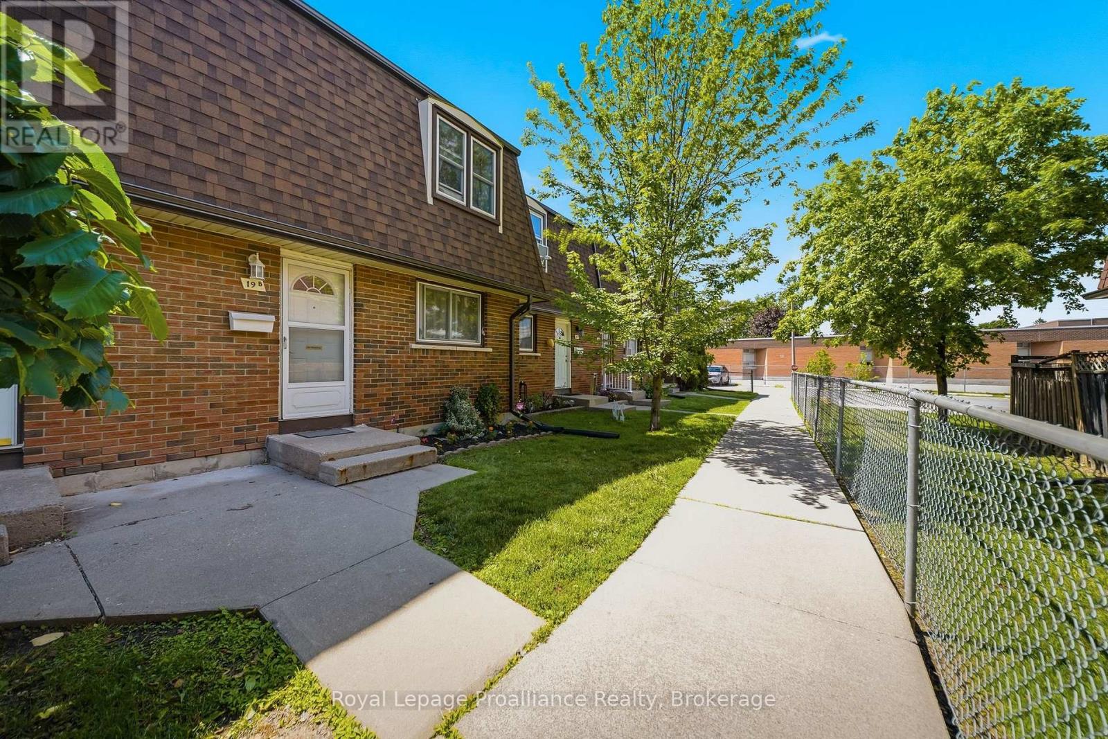 B - 19 Prince Of Wales Drive, Belleville, Ontario  K8P 2T5 - Photo 4 - X13662764