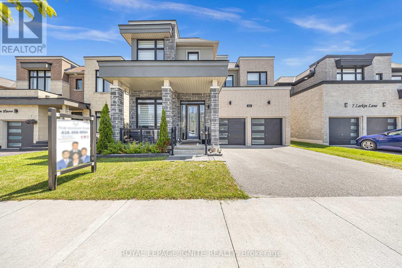 11 Larkin Lane, Clarington, Ontario  L1C 4A7 - Photo 2 - E13662664
