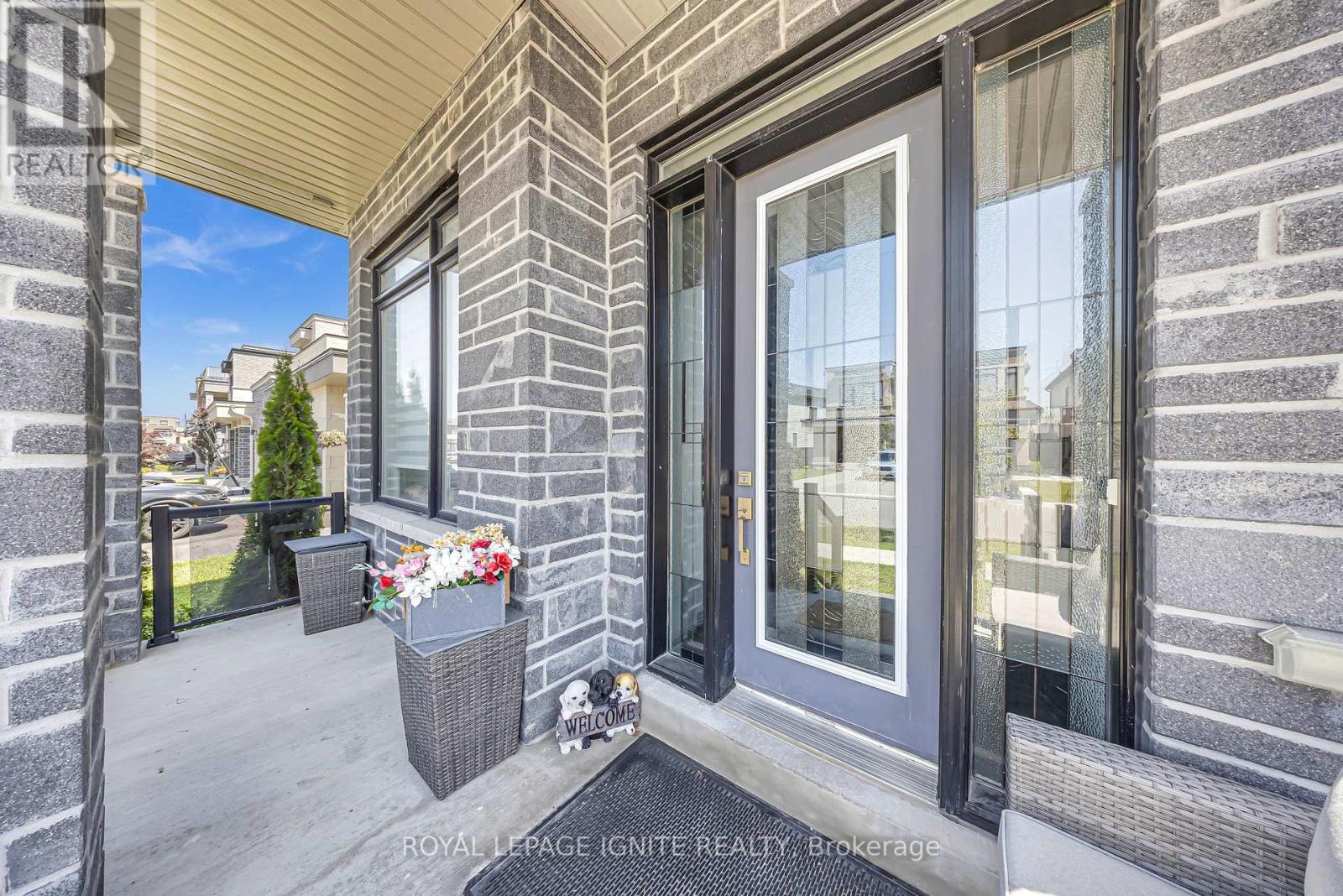 11 Larkin Lane, Clarington, Ontario  L1C 4A7 - Photo 4 - E13662664