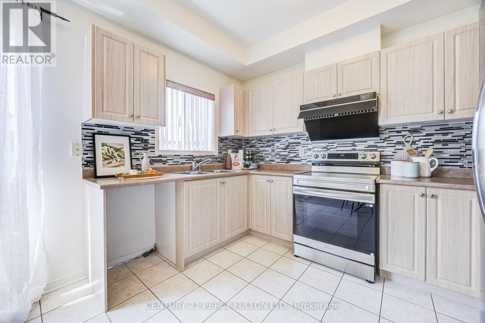 1532 Hummingbird Court, Pickering, Ontario  L1V 7H9 - Photo 22 - E13662730