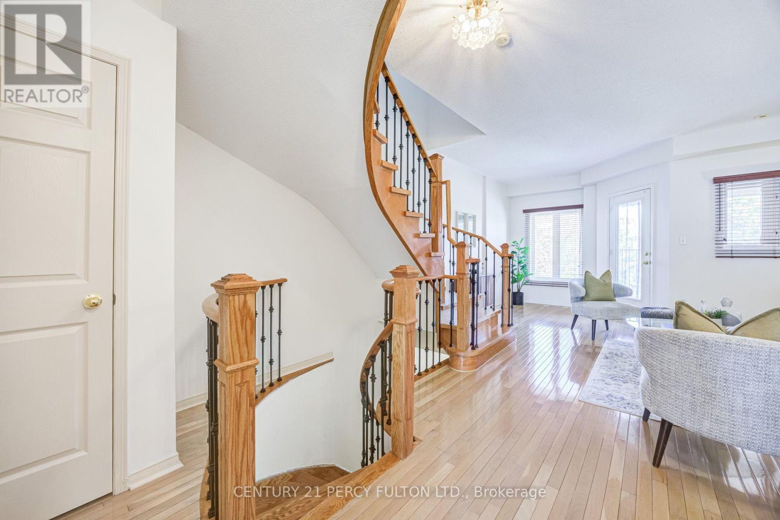 1532 Hummingbird Court, Pickering, Ontario  L1V 7H9 - Photo 6 - E13662730