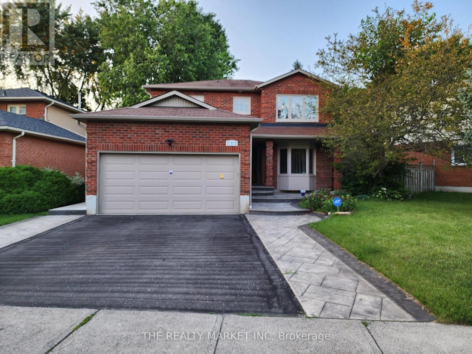 102 WILLIAM STEPHENSON DRIVE, Whitby, Ontario
