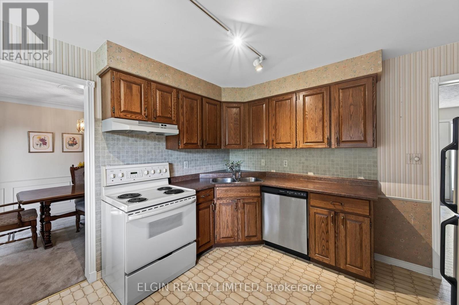 16 Massey Drive, St. Thomas, Ontario  N5R 5M6 - Photo 20 - X13662640