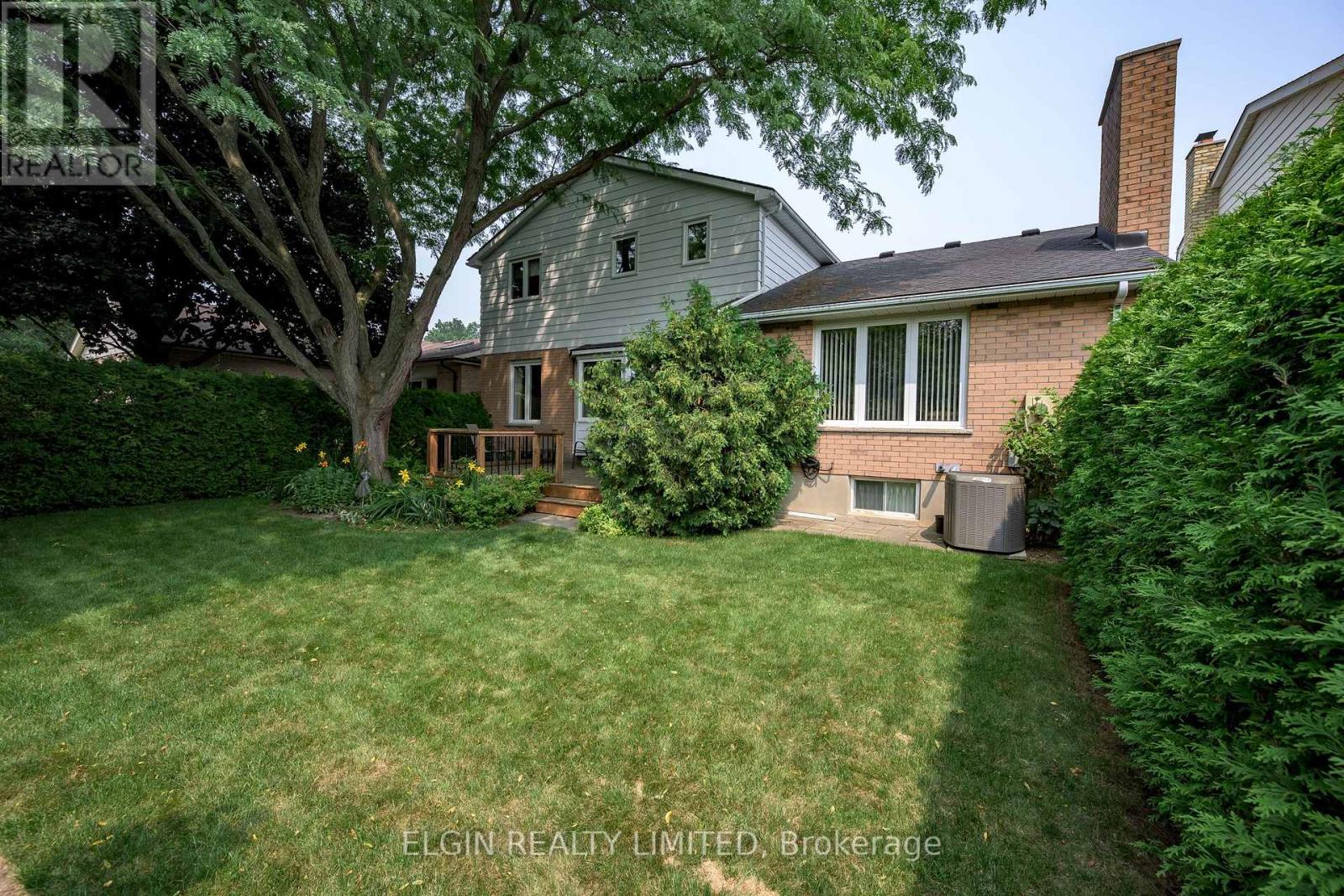 16 Massey Drive, St. Thomas, Ontario  N5R 5M6 - Photo 6 - X13662640